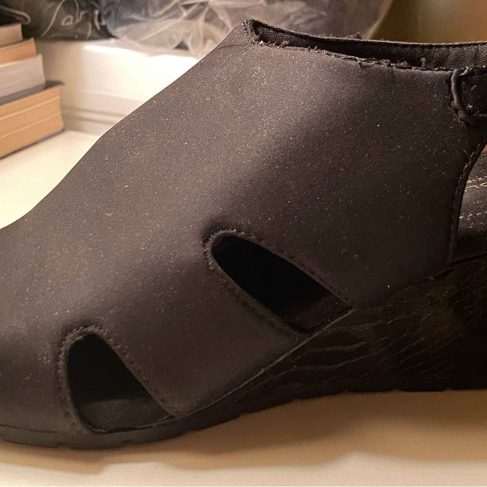 Women's Black Wedge Sandals